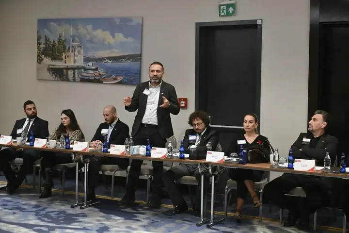 Toplantı salonunda yürütülen kurumsal eğitim oturumu